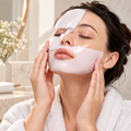 Masque au Collagène utilisé dans une routine beauté élégante